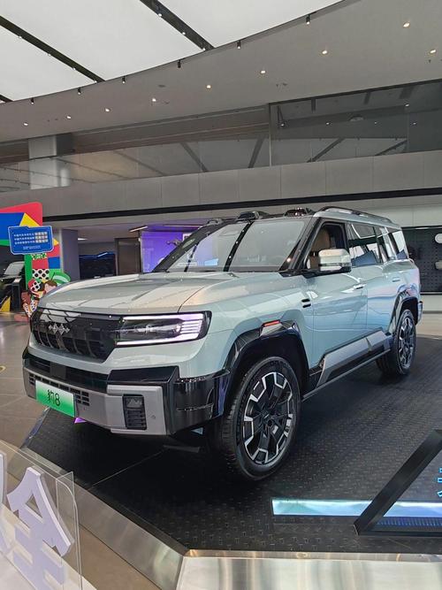 成都262比亚迪方程豹硬派越野的爆款，英菲尼迪35周年与你共成长